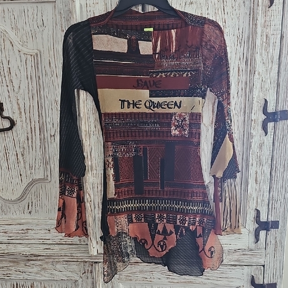 Save The Queen Tops - Save The Queen Vintage Top - Size S